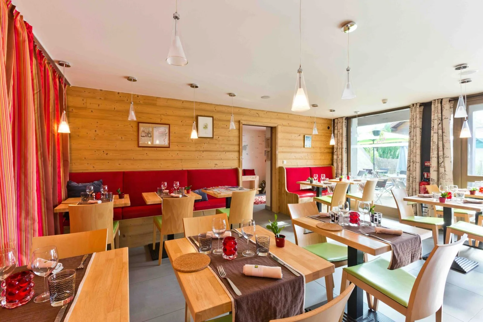 Brasserie Restaurant Hôtel La Croix de Savoie